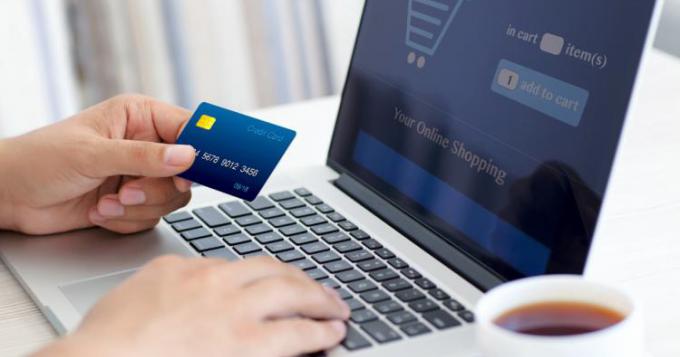Acquisti online, la guida anti-truffa della Polizia Postale