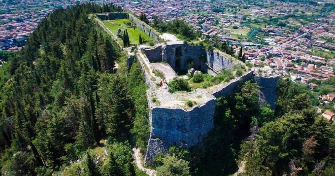 A Sora il monumento naturale Rocca Sorella Castello di San Casto