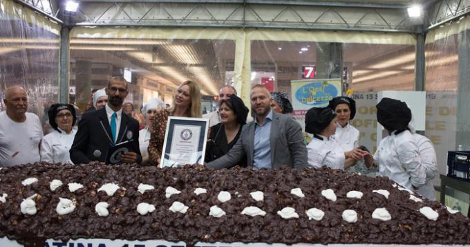 Profiterole da 430 kg, record a Latina