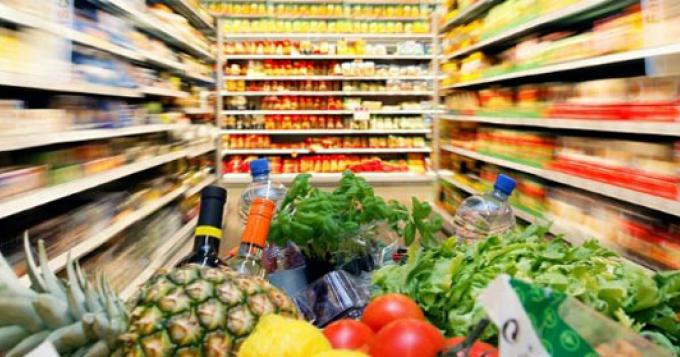 I consumi alimentari riprendono a crescere dopo 5 anni, + 2,5% la spesa delle famiglie italiane